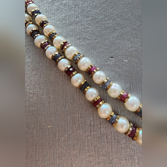Vintage Faux Pearl Necklace - Picture 2 of 3